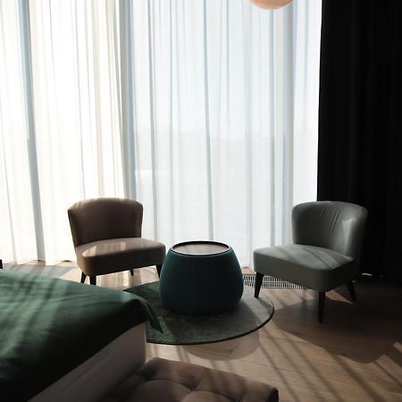 The Veil Hotel Astaná Exterior foto A room at the hotel