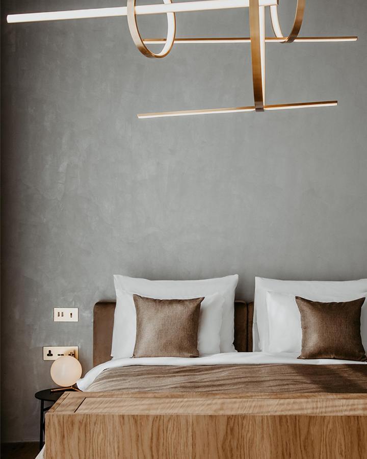 The Veil Hotel Astaná Exterior foto A wall mounted light