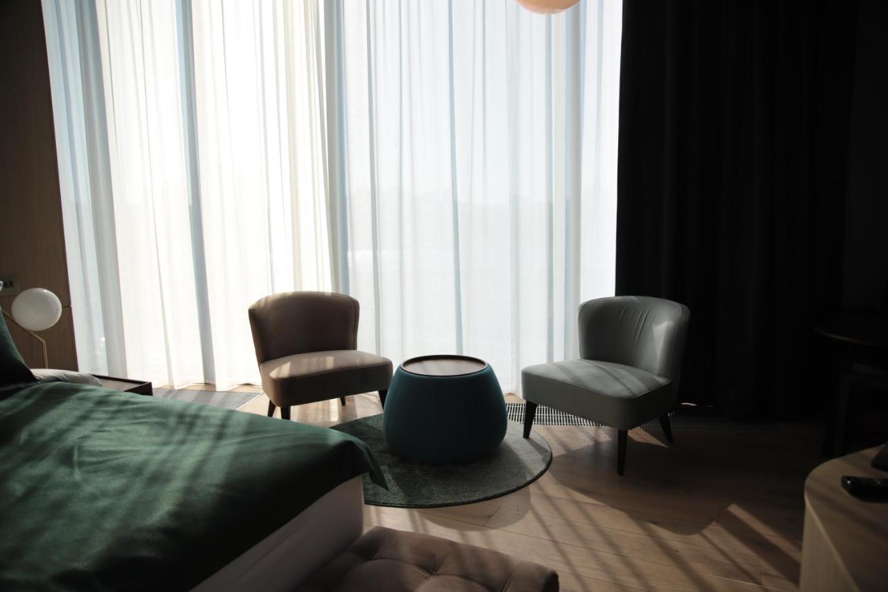 The Veil Hotel Astaná Exterior foto A room at the hotel