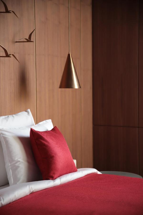 The Veil Hotel Astaná Exterior foto A pendant light